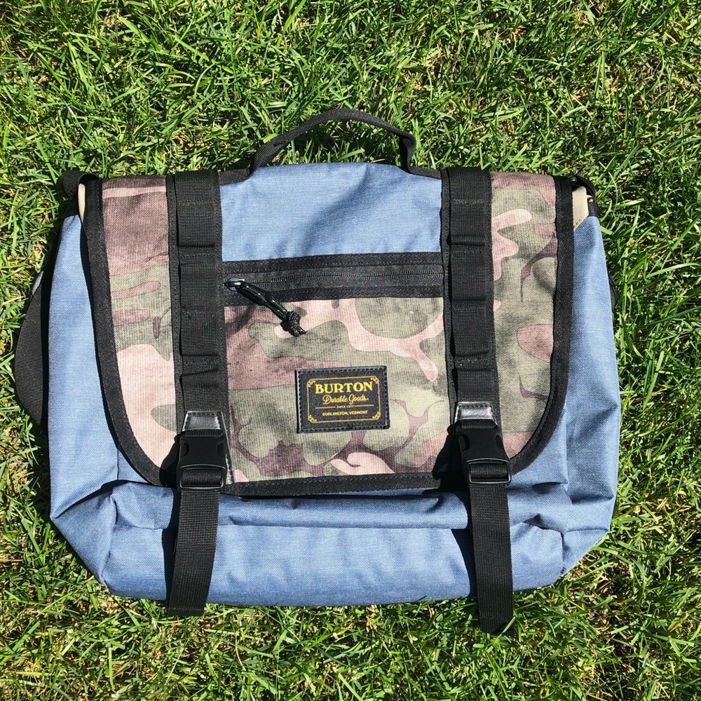 Burton messenger bag blue canvas camo brand new condition
